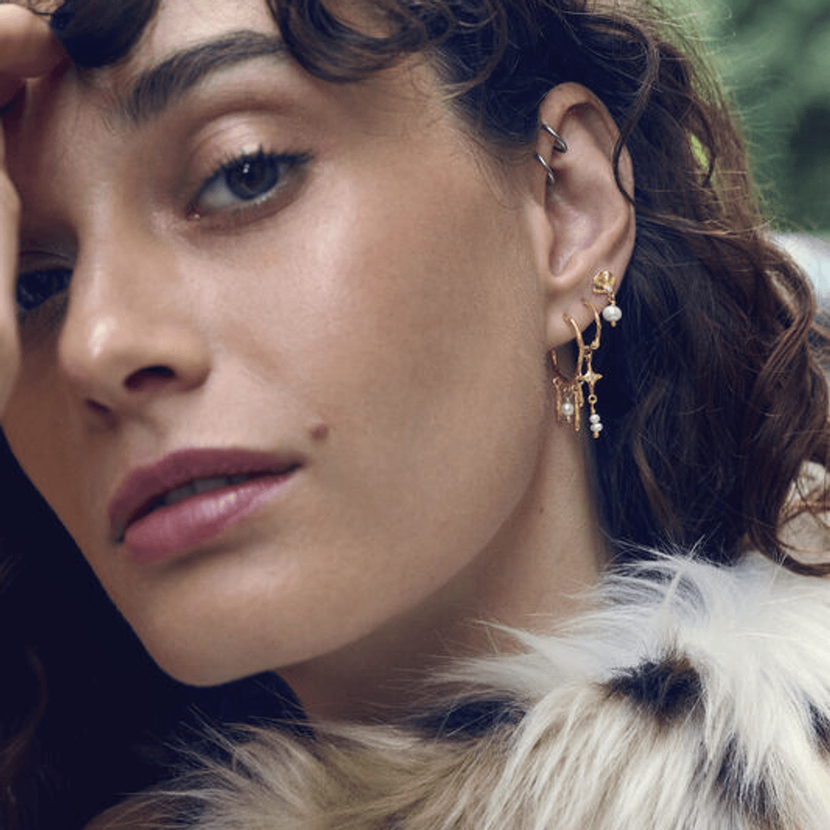 Odette ørepynt, Maanesten