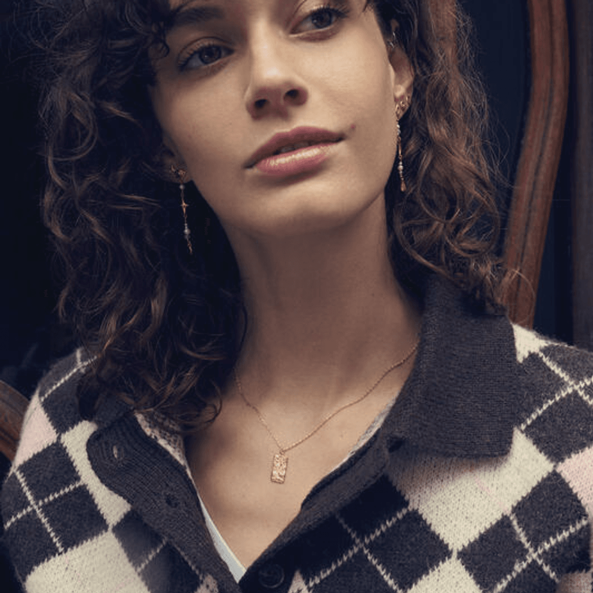 Notabene smykke, Maanesten